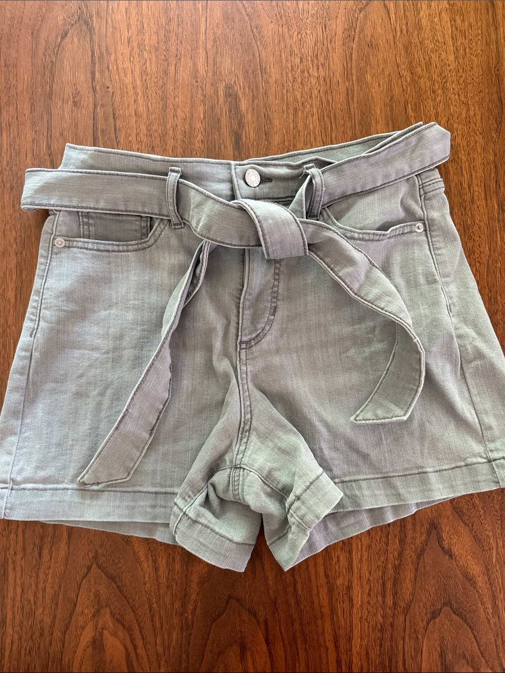 Banana Republic High-Waist Grey Tie-Belt Women’s Shorts
